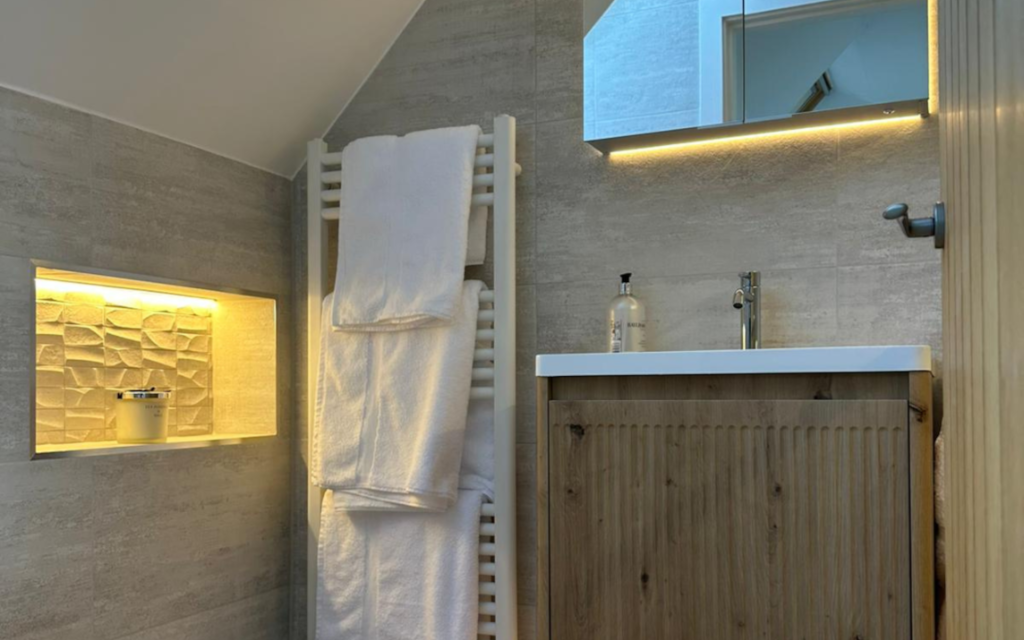 Luxury En-Suite Bathroom Design